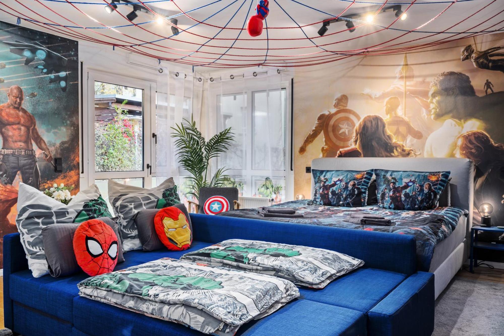 קמניץ Edler Wohnraum Disney Marvel Studio Mit Balkon, Boxspringbett, Kaffeevollautomat, Lift & Parkplatz מראה חיצוני תמונה