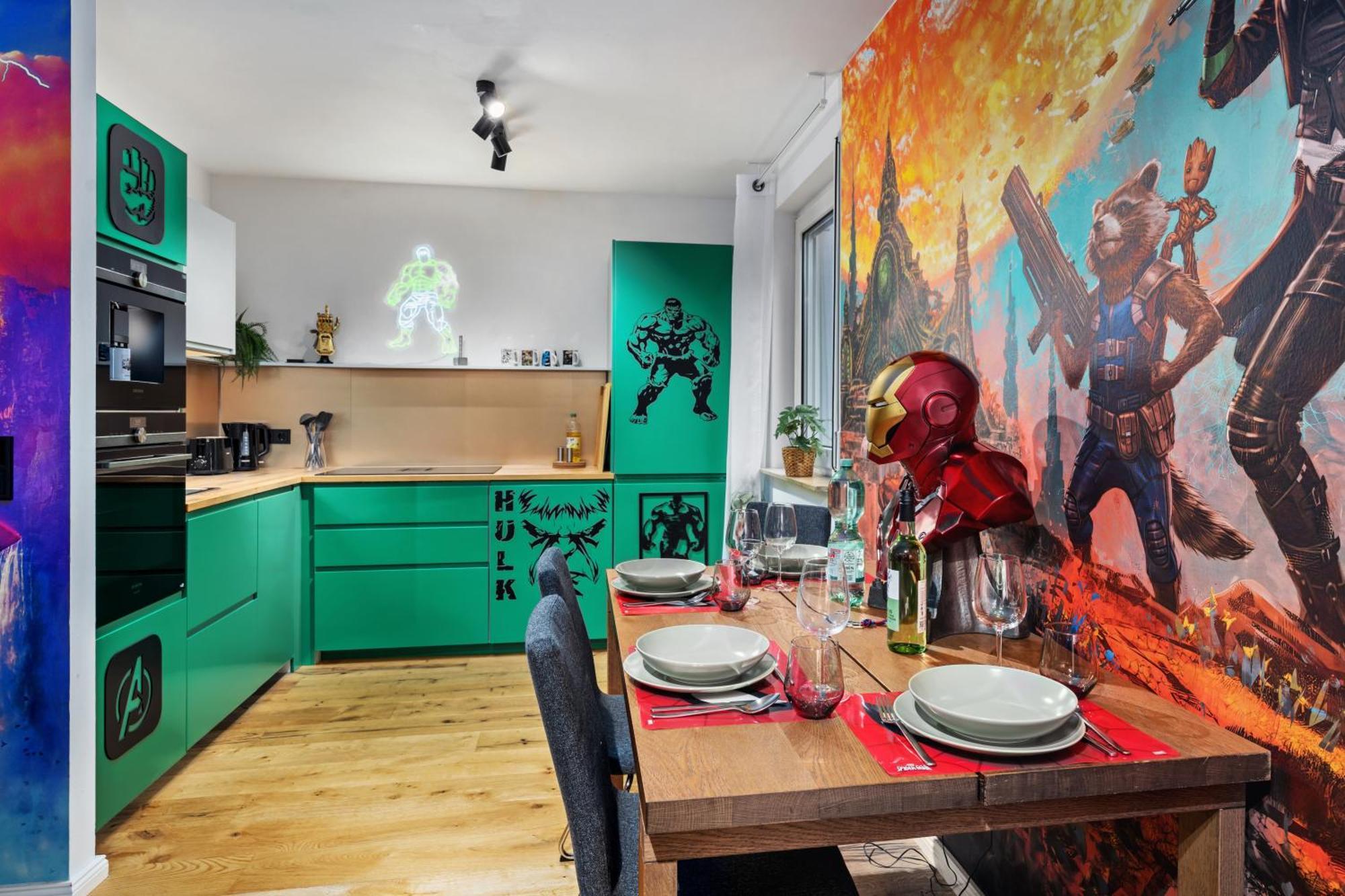 קמניץ Edler Wohnraum Disney Marvel Studio Mit Balkon, Boxspringbett, Kaffeevollautomat, Lift & Parkplatz מראה חיצוני תמונה